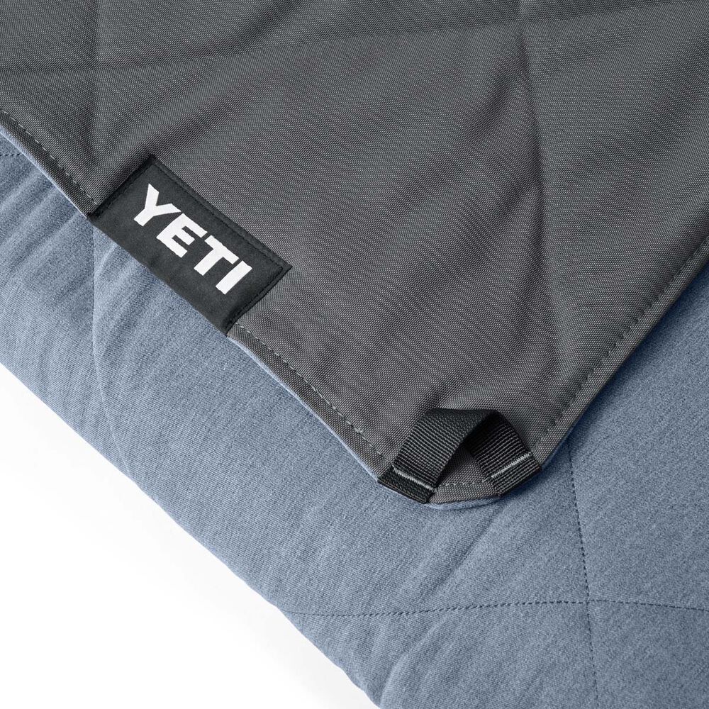  YETI® Lowlands® Blanket Smoke Blue Smoke Blue