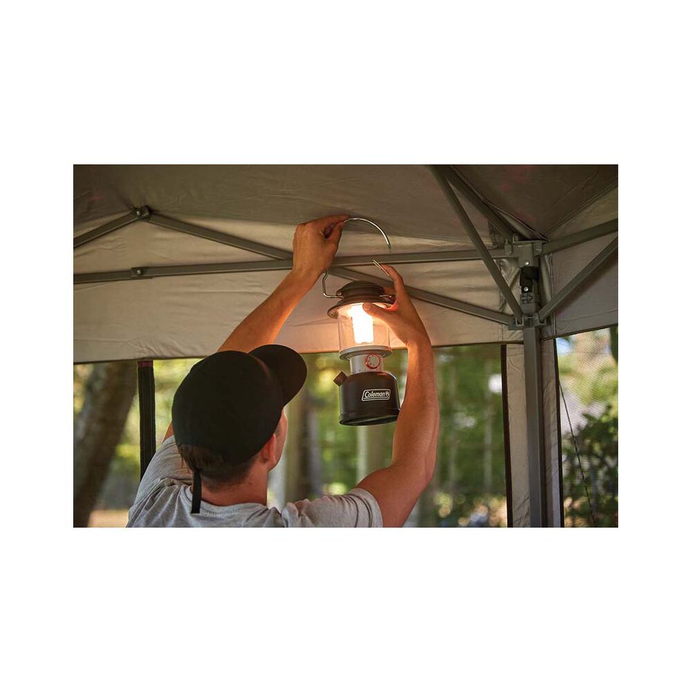  Coleman Classic 800L Rechargeable Lantern