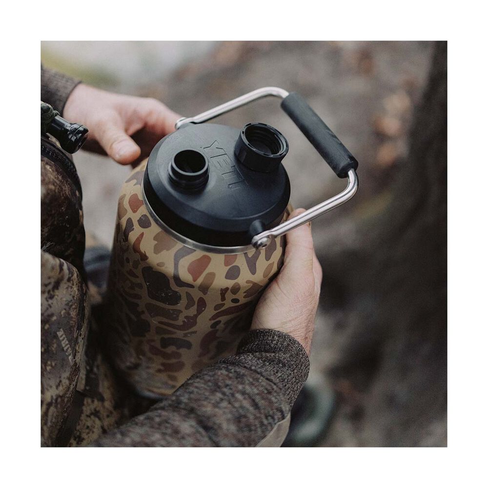  YETI Rambler® One Gallon Jug 3.7L Wetlands Camo Wetlands Camo